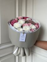 Букет сборный из кустовой пионовидной розы, хризантемы и озотамнуса