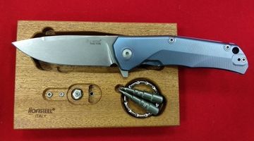 Складной нож Lion Steel "T.R.E." L/TRE-BL-BL c клинком из стали Böhler M390 Microclean®, рукоять титан