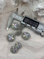 Пуговицы серебристые с квадратными деталями и пастельной разноцветной эмалью