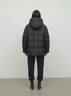 Легкая пуховая куртка