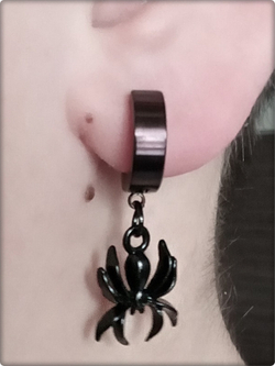 Серьга (1 шт.) "Чёрный паук" для пирсинга уха. Медсталь, титановое покрытие.