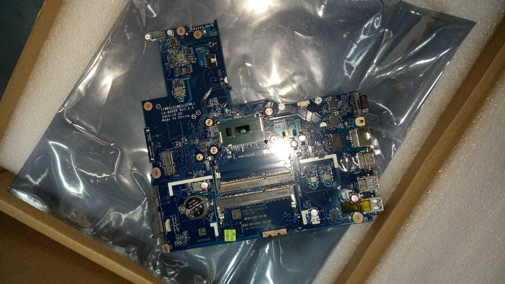Материнская плата для ноутбука Lenovo E50-80 LA-B092P W8P UMA Intel Pentium E5200 G DOC (5B20H56207), оригинал