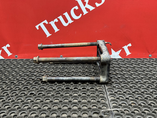 Кронштейн пневморессоры задней правый 2023г