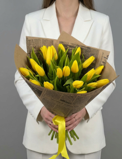 Букет из желтых тюльпанов