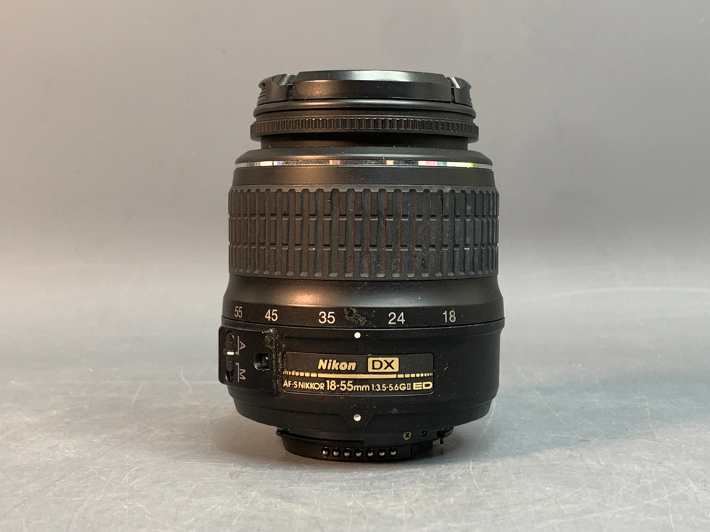 Nikon D5200 Kit 18-55mm 3.5-5.6G II ED 1.277 кадров