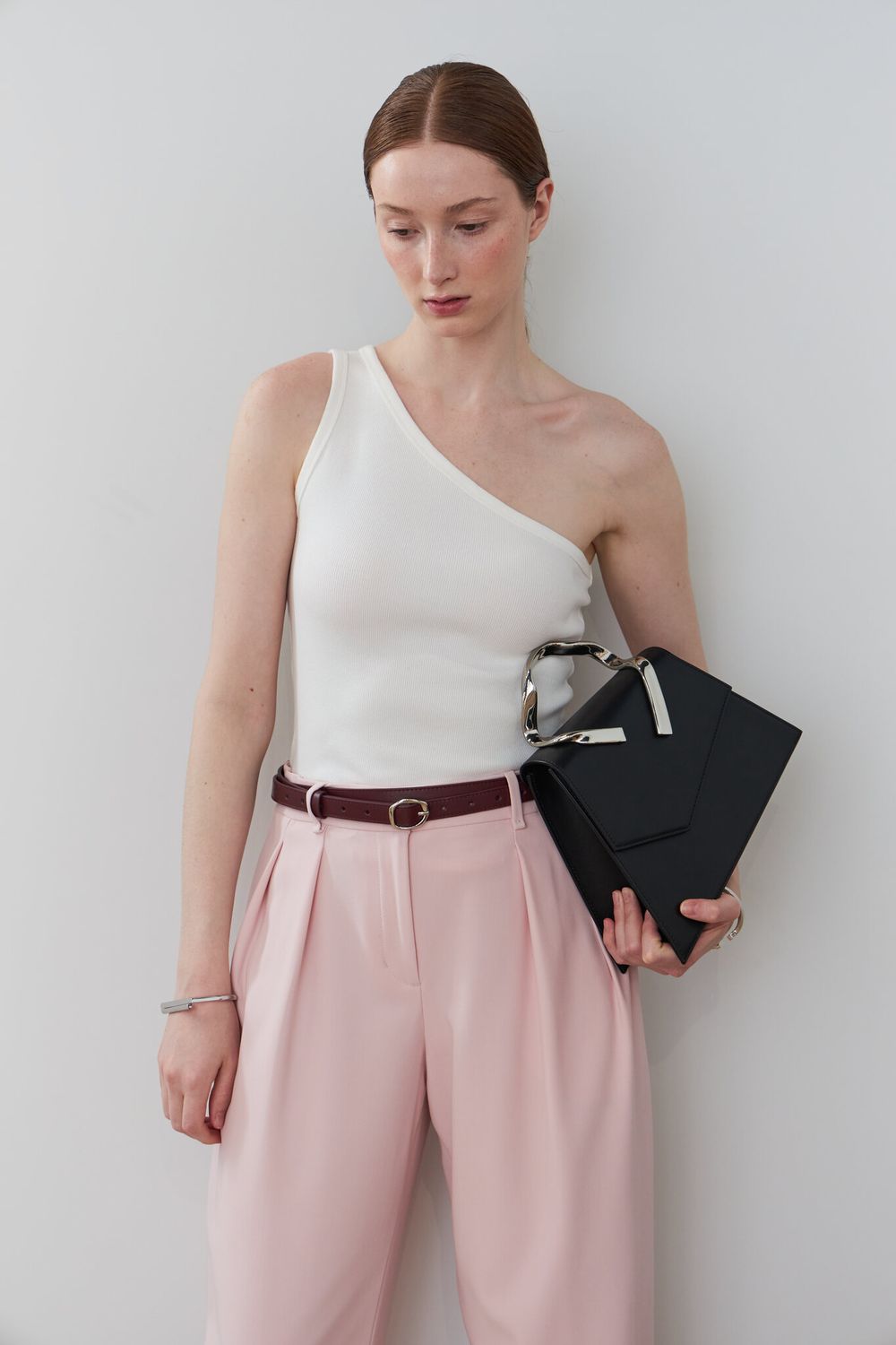 БАЗОВЫЙ ТОНКИЙ РЕМЕНЬ С МЯТОЙ ПРЯЖКОЙ BORDO