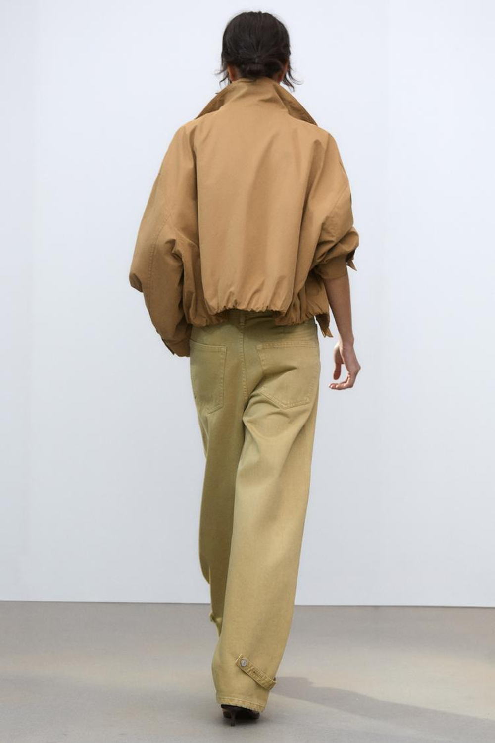 ZARA ДЖИНСЫ ОБЪЕМНОГО КРОЯ С ХЛЯСТИКАМИ, СВЕТЛО-ОЛИВКОВЫЙ