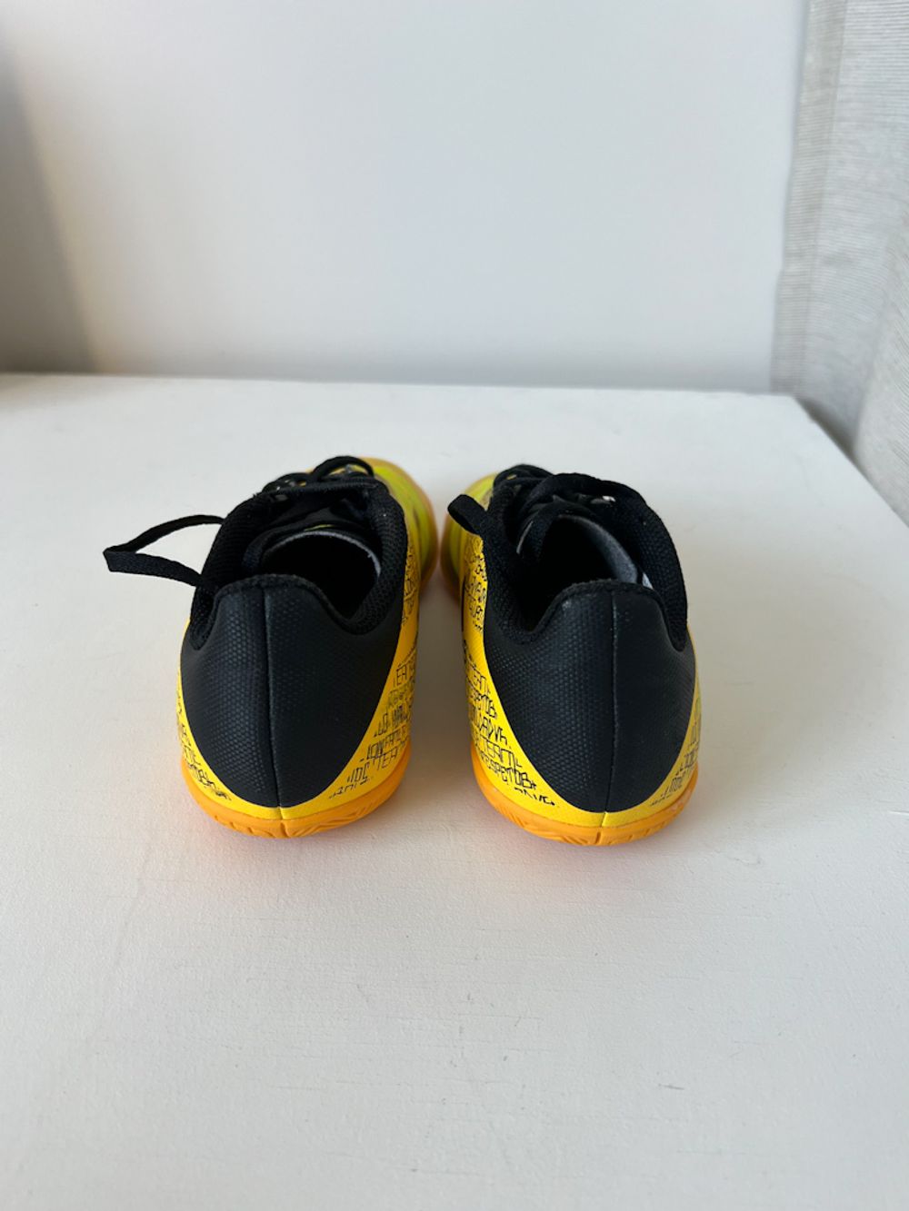 Кроссовки Adidas, 30