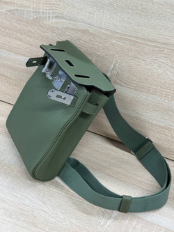 Нагрудная сумка слинг Hermes Kelly (Messenger) зеленая