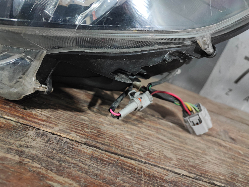 Фара левая ксенон Subaru Outback 4 10-14 Б/У Оригинал