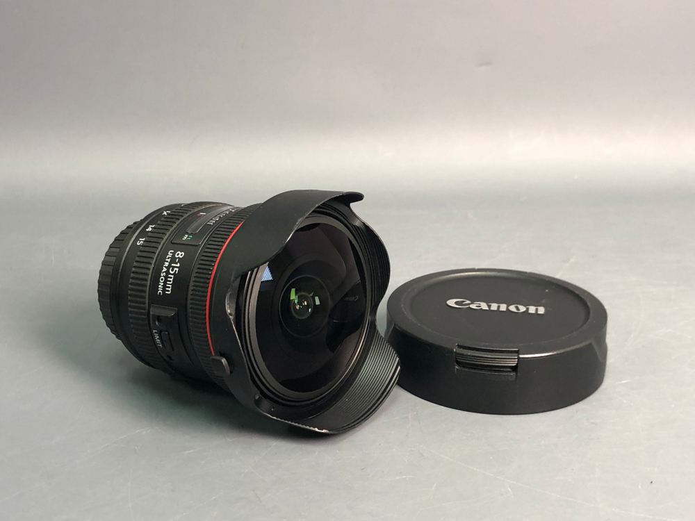 Canon EF 8-15mm 4.0L Fisheye USM