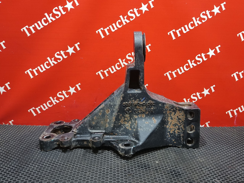 Кронштейн задней подвески кабины правый 2023г.