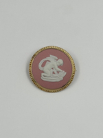 Брошь Wedgwood розовая