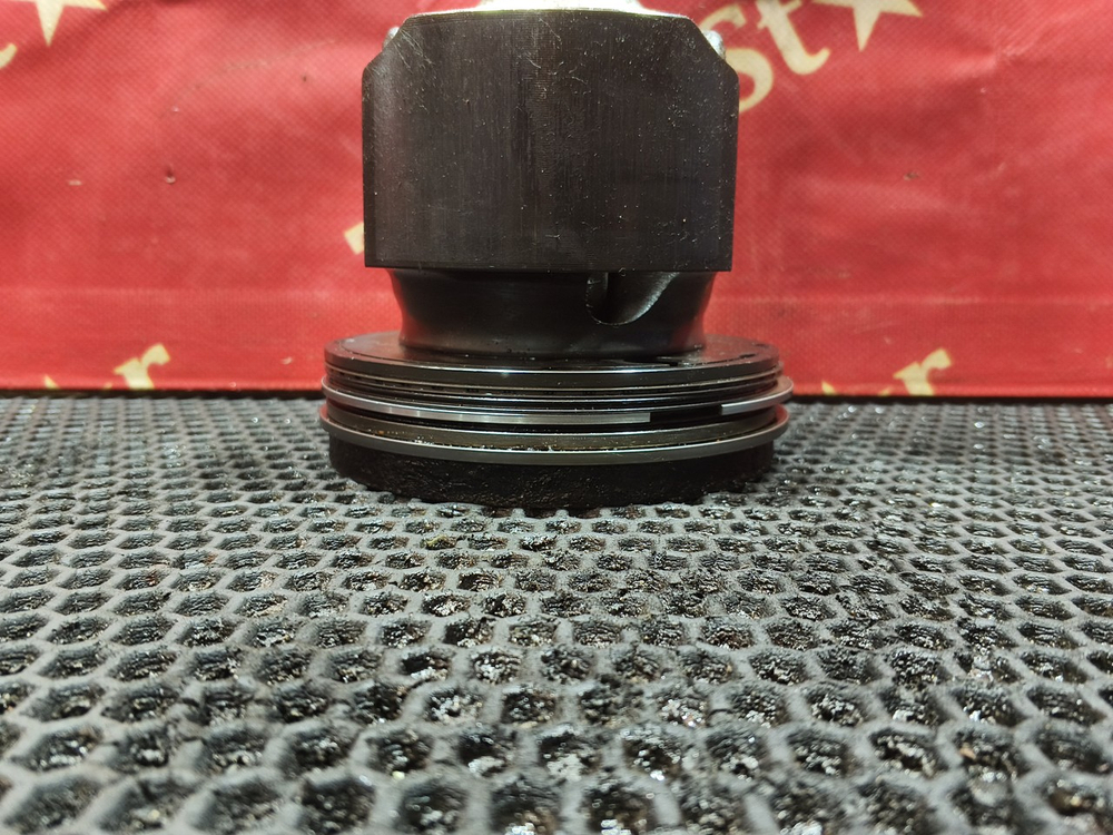 Поршень с шатуном