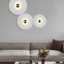 Элегантный светильник в двух размерах 25 и 30 см в белом цвете с латунными вставками 🤍