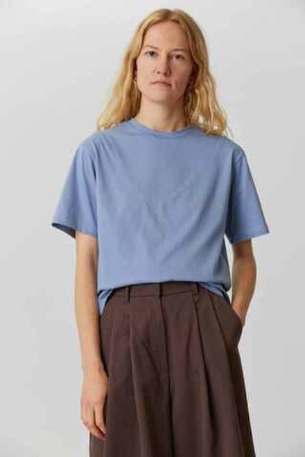 Футболка прямого кроя голубая