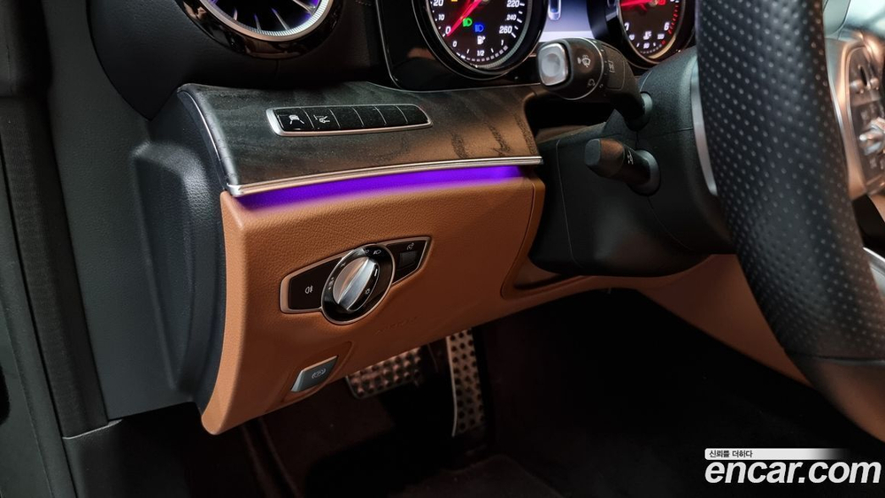 Mercedes-Benz E-Class W213 E220d Cabriolet (10.2019)