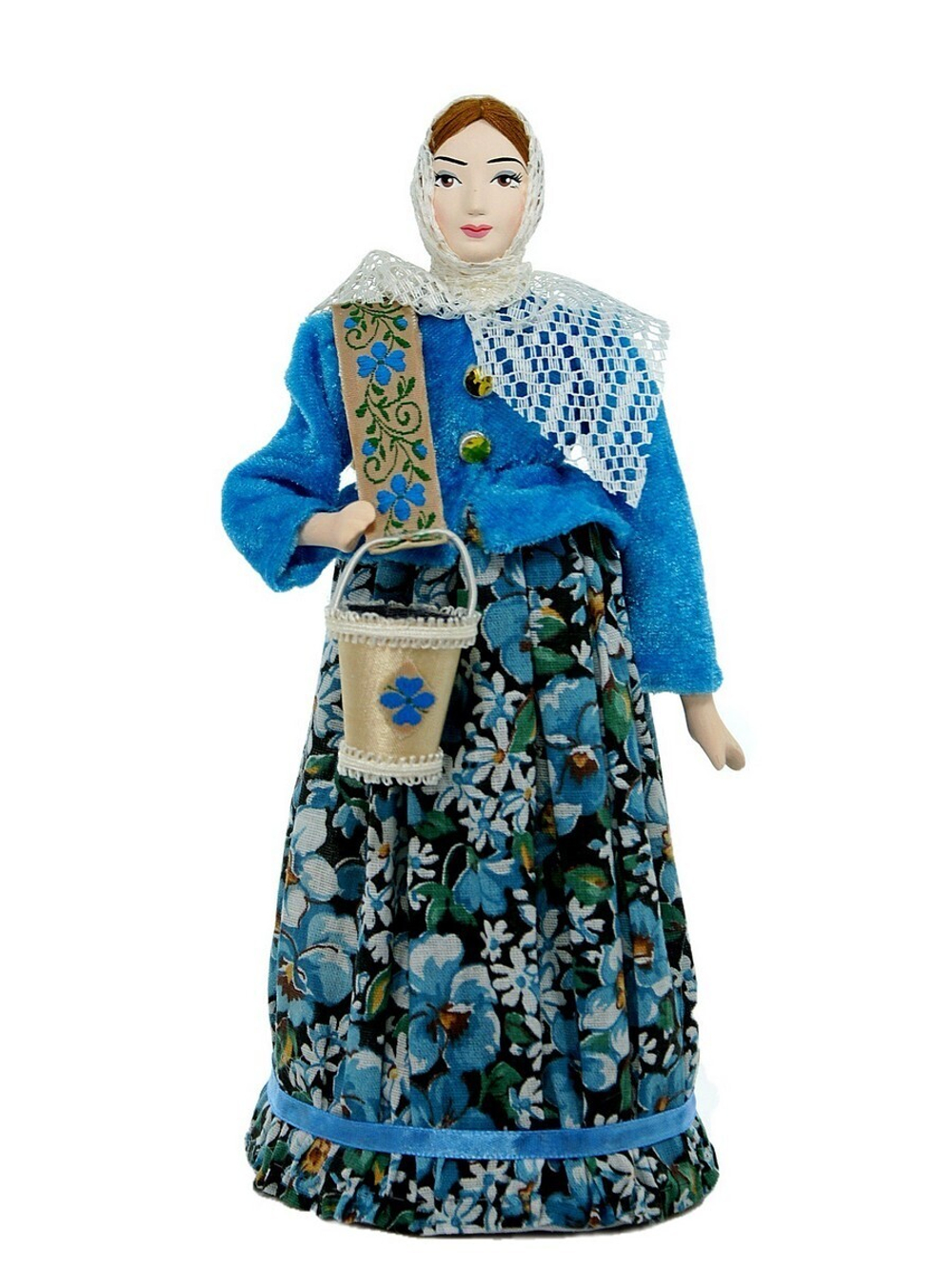 Фарфоровая кукла коллекционная Водоноска-казачка