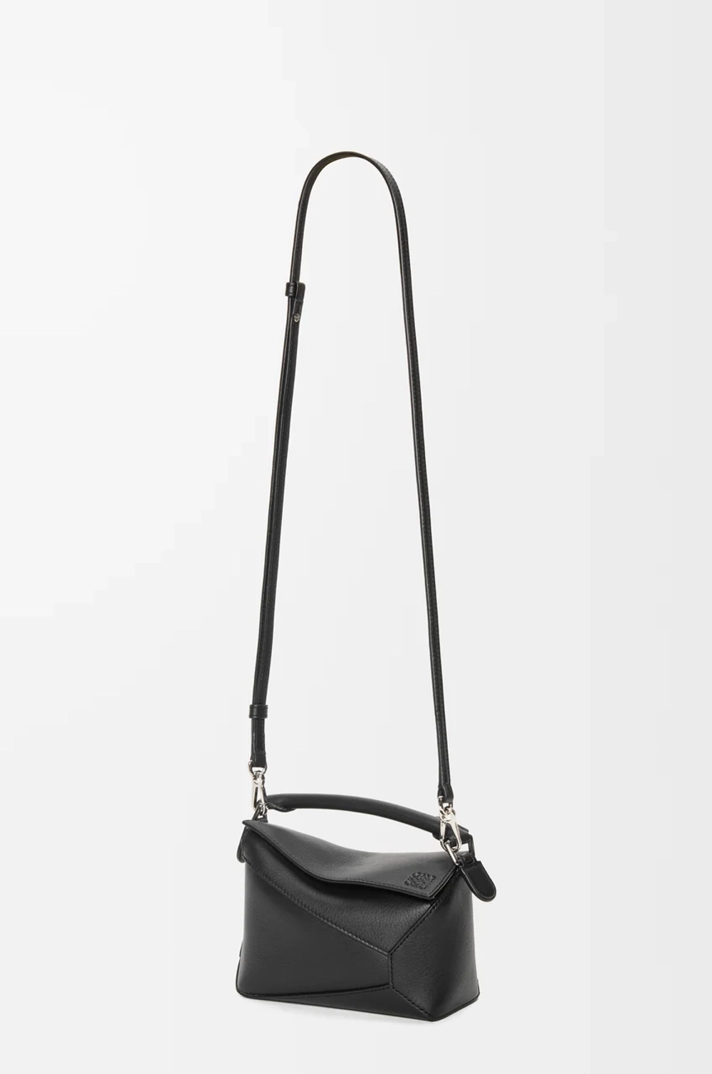 Loewe Мини-сумка Puzzle Edge из классической телячьей кожи, черный