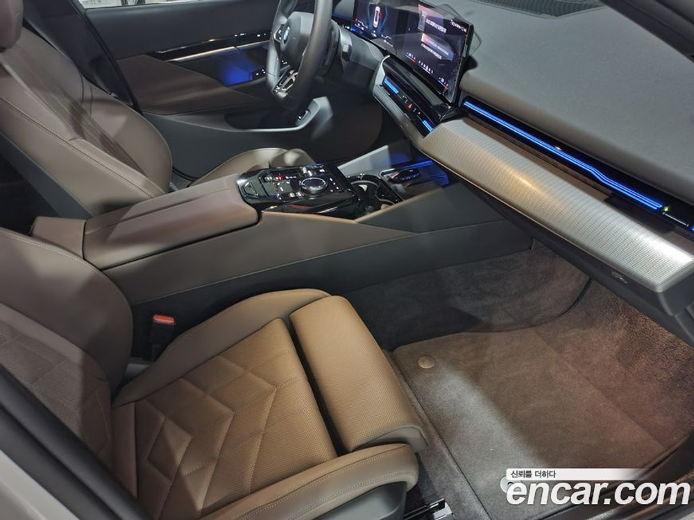 BMW 5 Series (G60) 523d xDrive M Sports (11.2023)