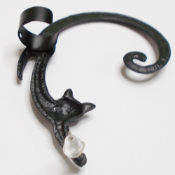 Серьга гвоздик (каффа) "Чёрный котик" для украшения пирсинга уха. Цена за 1 штуку.