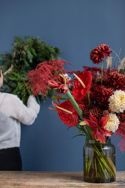 Интерьерный красный