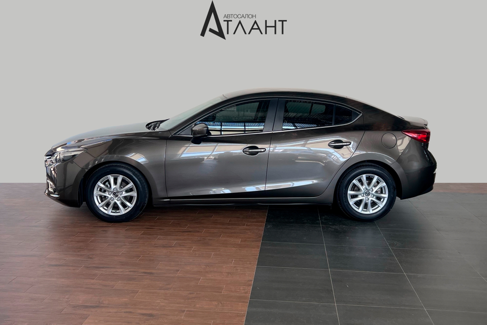 Mazda Mazda3, 2017 год