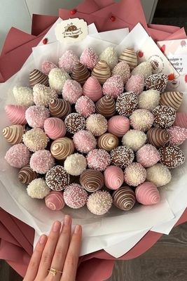 Букет из клубники в шоколаде Classic Чудное мгновение
