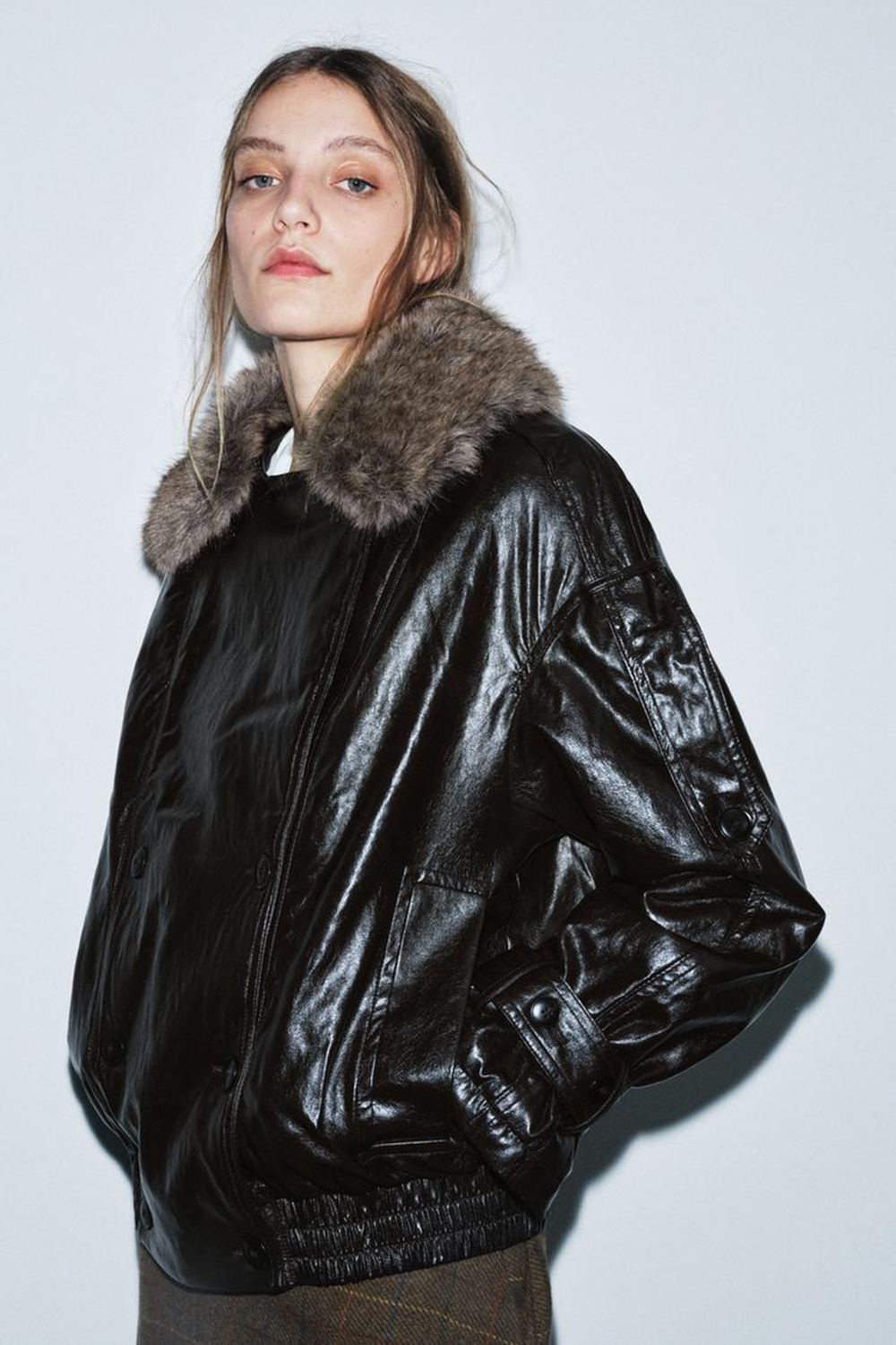 ZARA БЛЕСТЯЩАЯ КУРТКА С ВОРОТНИКОМ ИЗ ИСКУССТВЕННОГО МЕХА — ZW COLLECTION, КОРИЧНЕВЫЙ