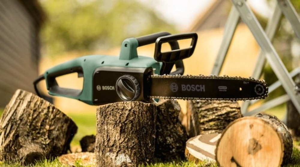 Электропила цепная BOSCH UniversalChain 40 06008B8400