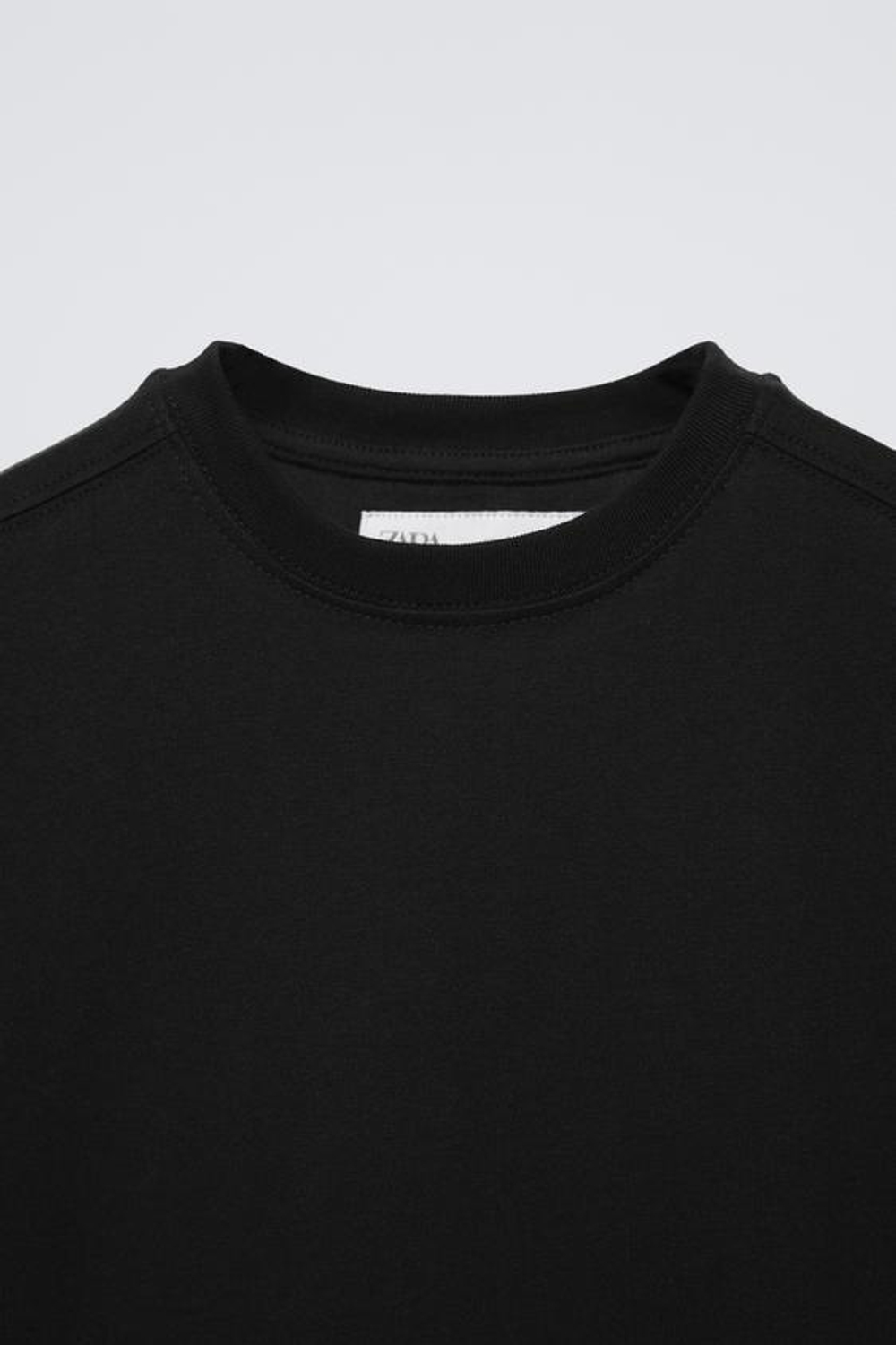ZARA ОДНОТОННАЯ ФУТБОЛКА, ЧЕРНЫЙ