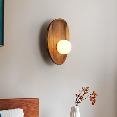 Настенное бра из дерева