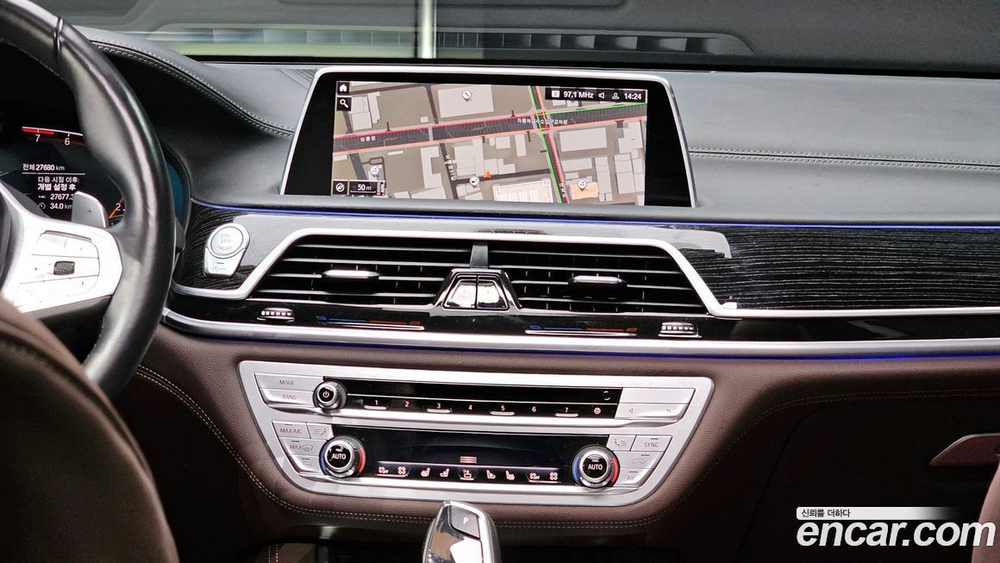 BMW 7 Series (G11) 740Li xDrive M Sports (02.2022)