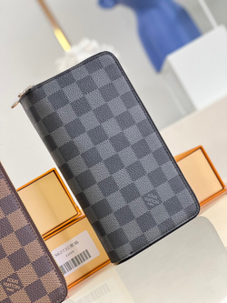 Louis Vuitton Zippy Organizer