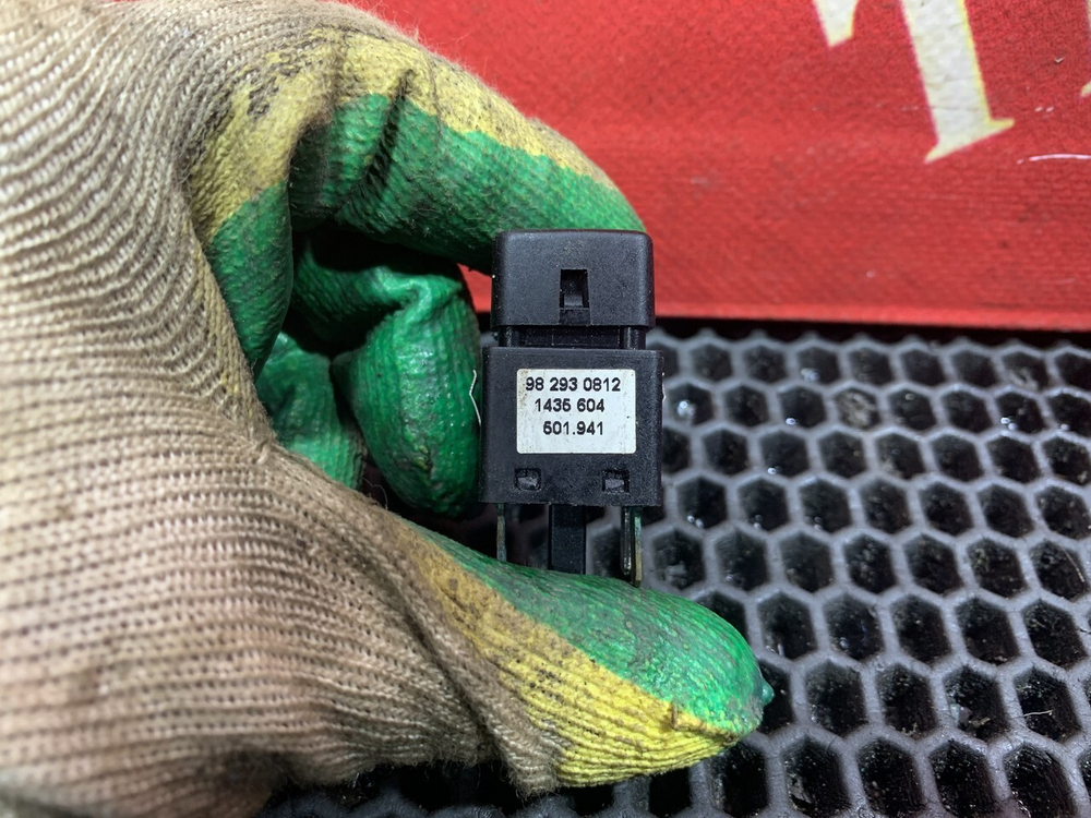 Кнопка рециркуляции воздуха