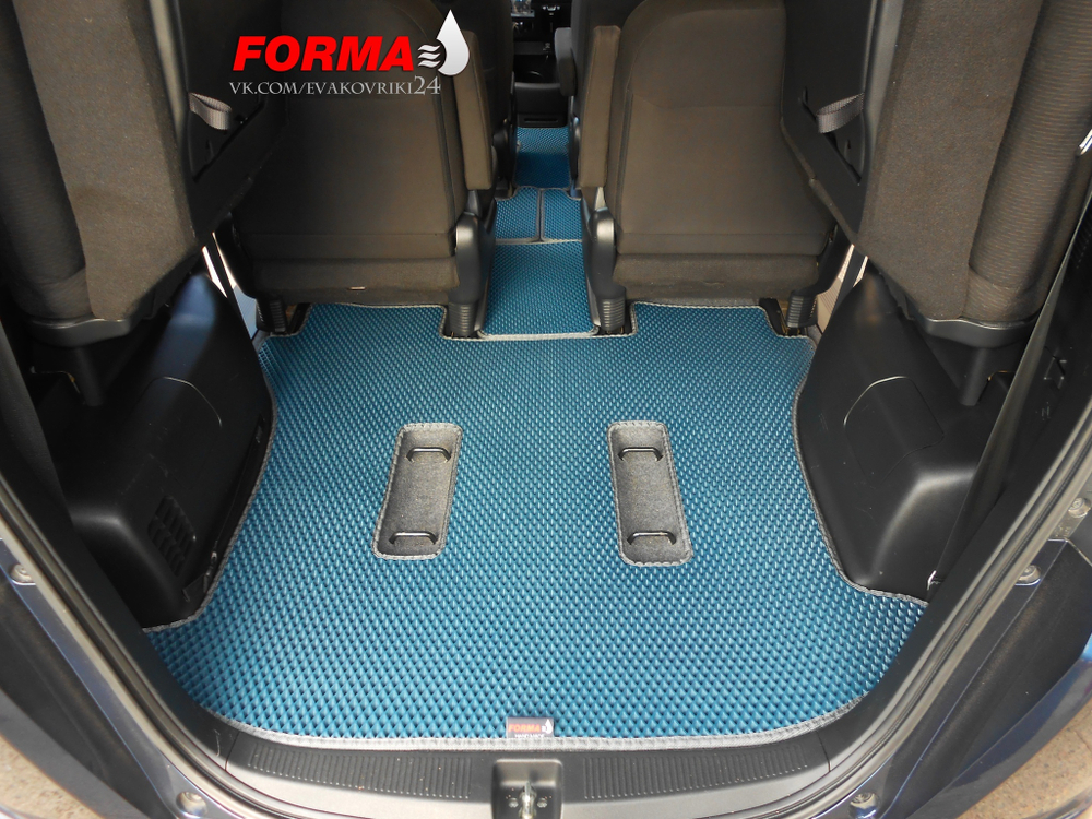 Honda Freed 1 поколение (05.2008 - 08.2016) с проходом во 2-м ряду
