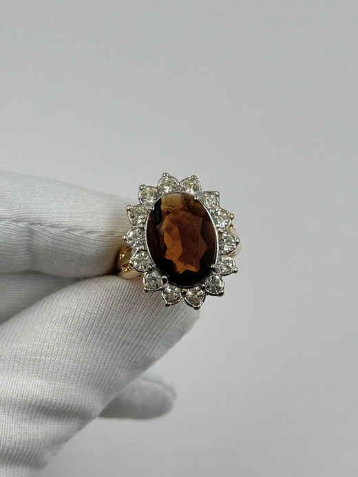 Кольцо с коричневым кристаллом