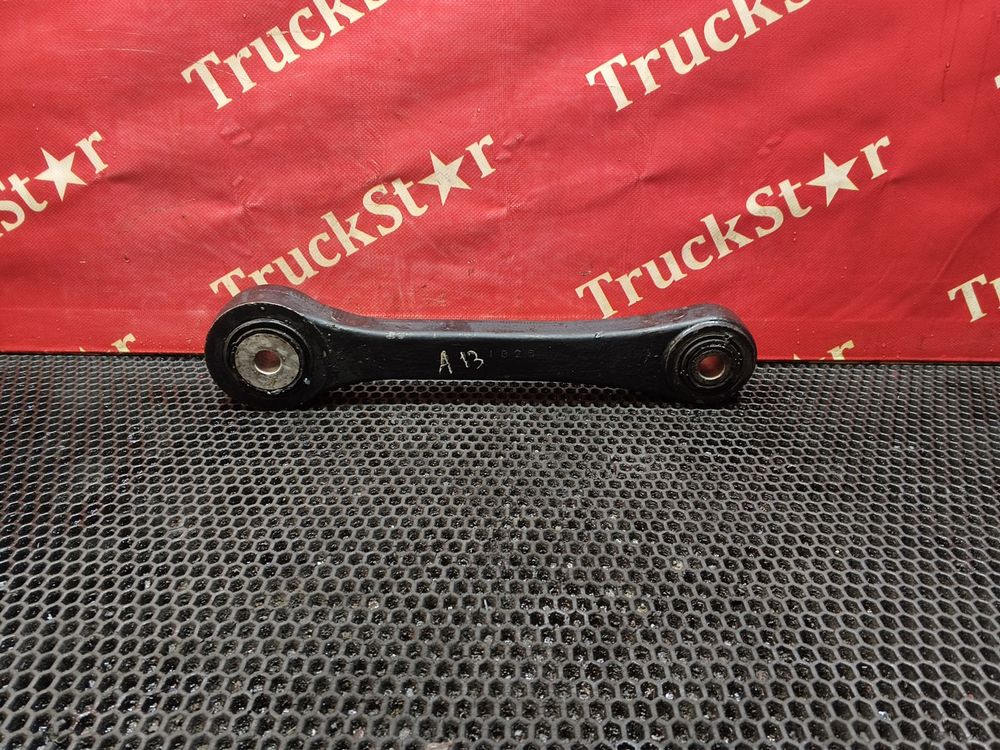 Стойка переднего стабилизатора