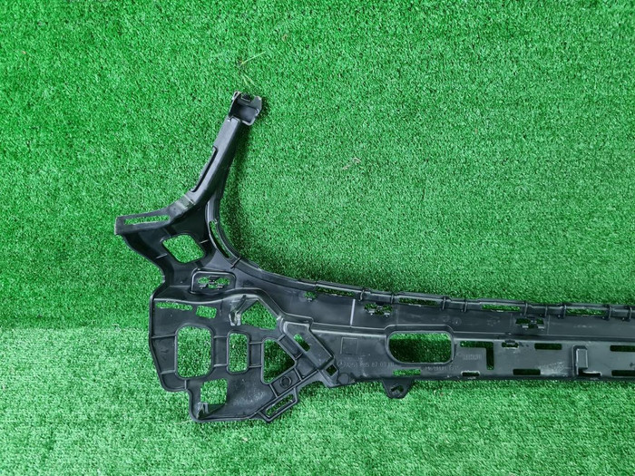 Кронштейн переднего бампера Mercedes GLC X253 (2019-2022) AMG