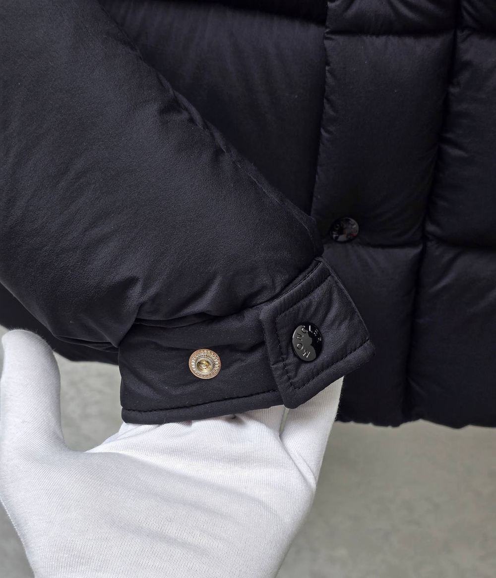 Пуховик Moncler