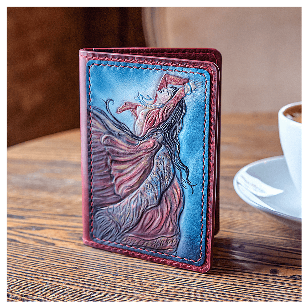 Кожаная обложка на паспорт «Шаманка» (фигура)