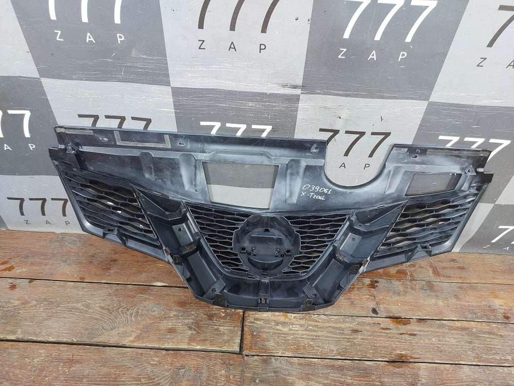 Решетка радиатора Nissan X-Trail 3 (T32) 13-19 Б/У Оригинал 623104CM0A