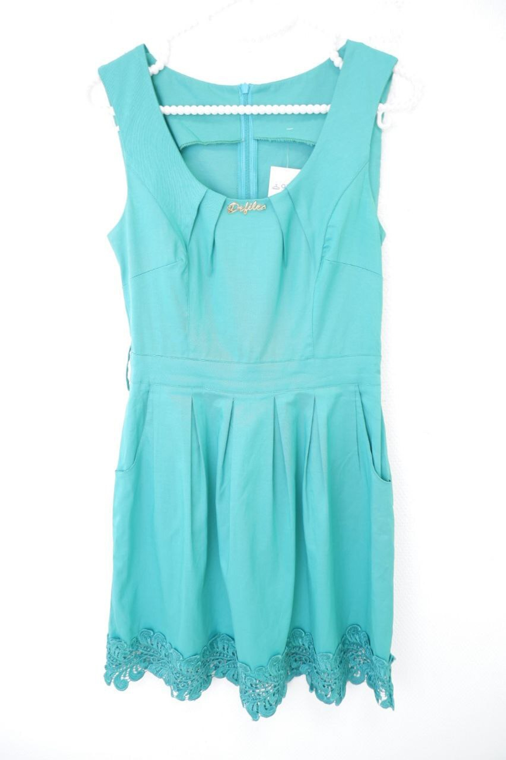 Платье зеленое с кружевом 40 размер