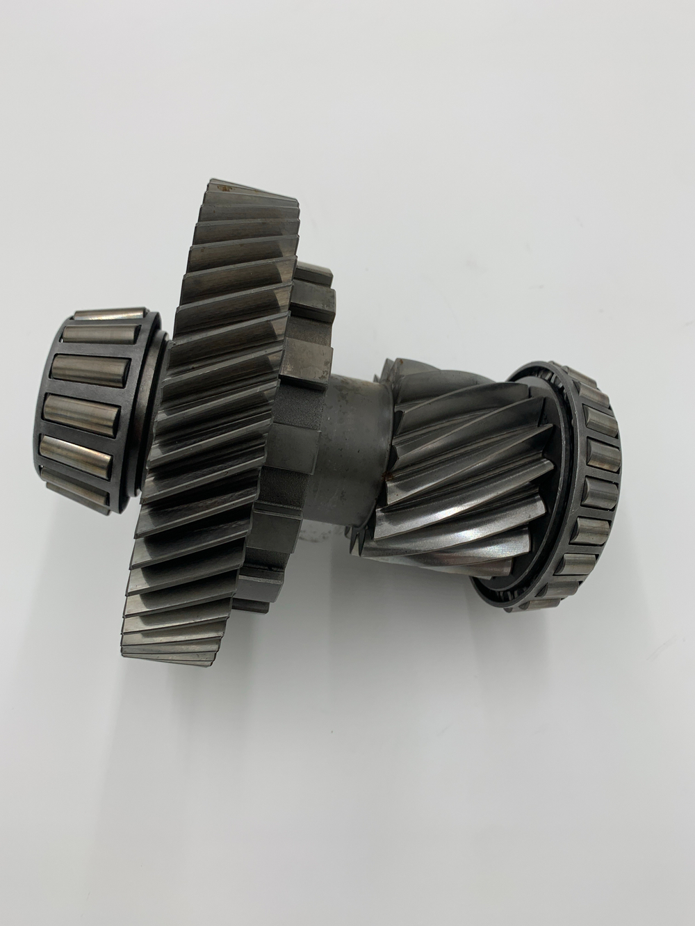 Вал промежуточный привода дифференциала с шестернями Driven Transfer Gear АКПП AWTF-80SC AWTF-81SC