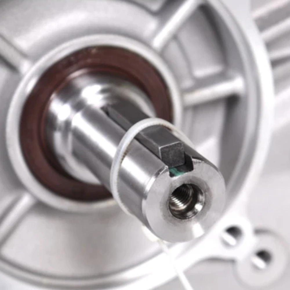 CHAMPION G420HKE бензиновый двигатель с горизонтальным валом