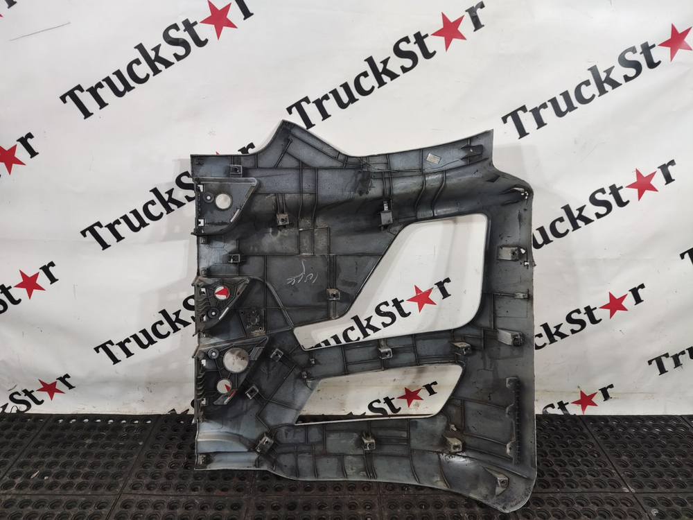 Бампер передний правая часть