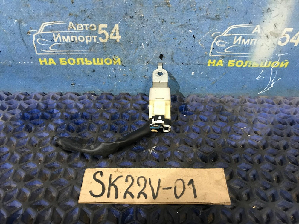 Реле поворотов MAZDA BONGO 2002