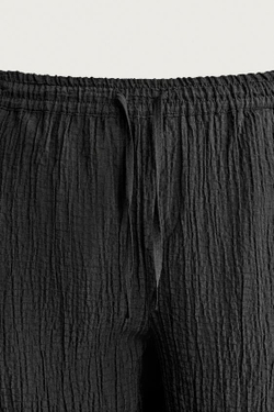 ZARA ШОРТЫ RELAXED FIT С РЕЛЬЕФНОЙ ФАКТУРОЙ, ЧЕРНЫЙ
