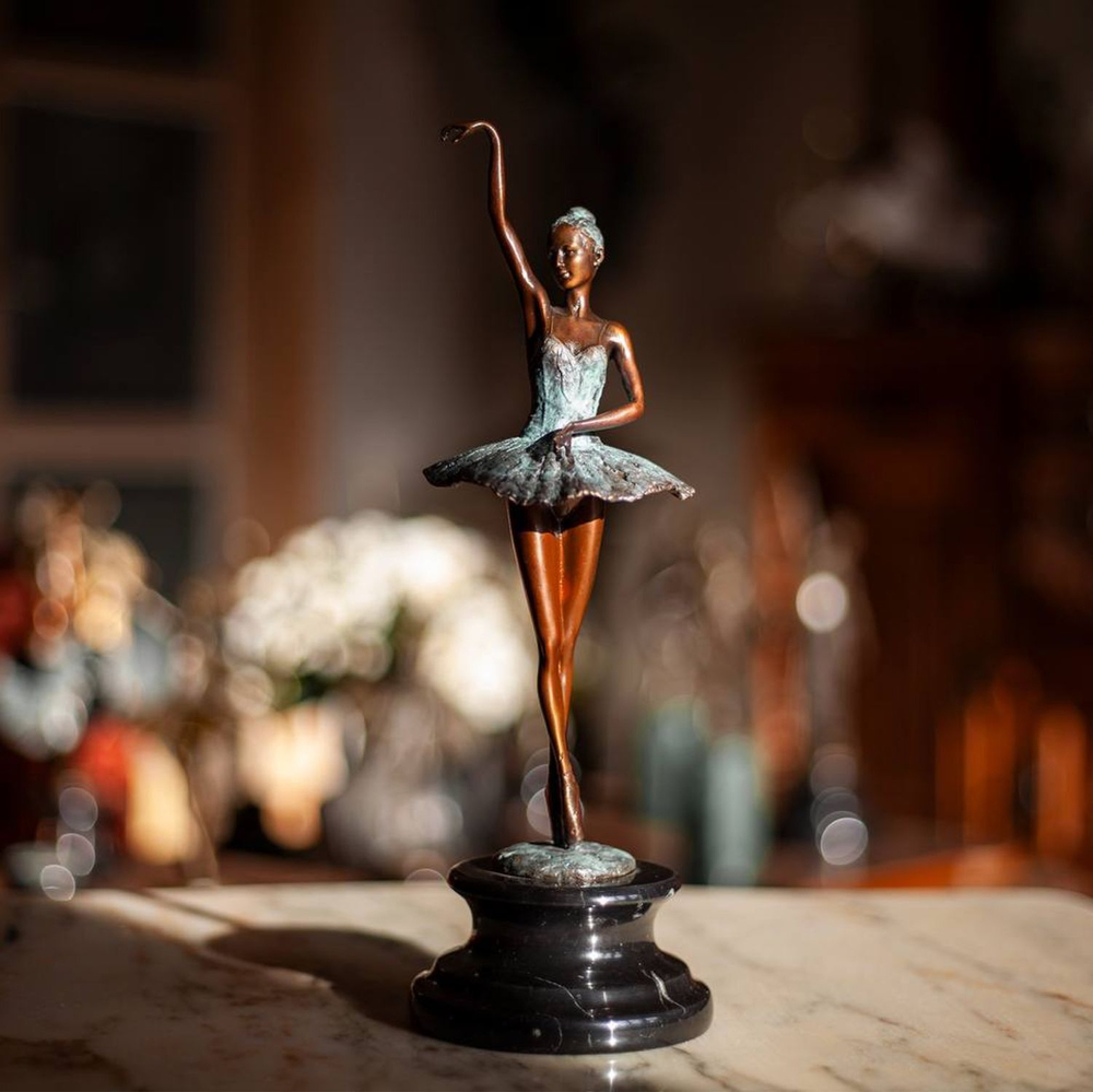 Бронзовая статуэтка