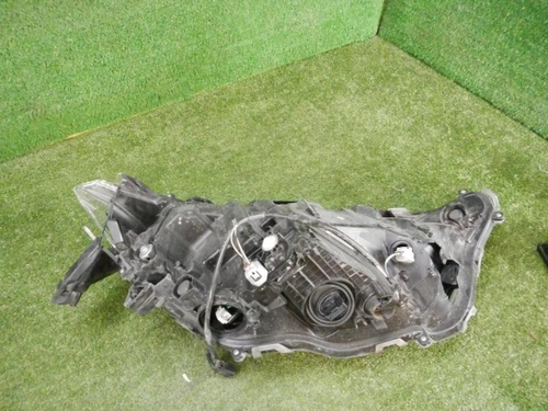 Битая Фара левая Toyota RAV4 5 XA50 (2018-н.в,) LED